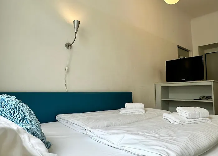 Very Central, 5 Min To Center, Self Check In Hotel Viena