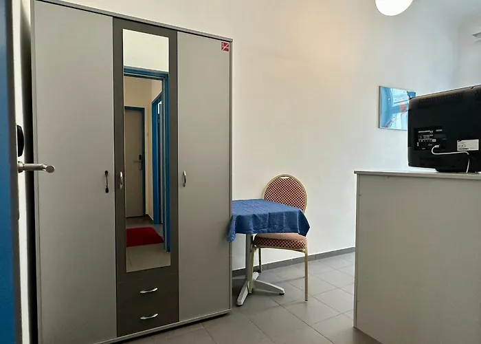 Hotel Very Central, 5 Min To Center, Self Check In Viena