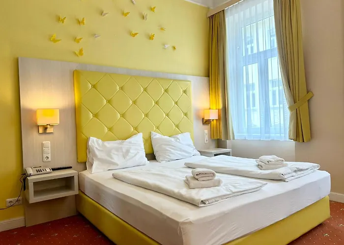 Hotel Very Central, 5 Min To Center, Self Check In Viena