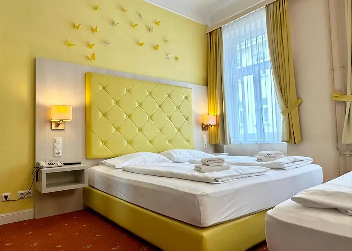 Hotel Very Central, 5 Min To Center, Self Check In Viena