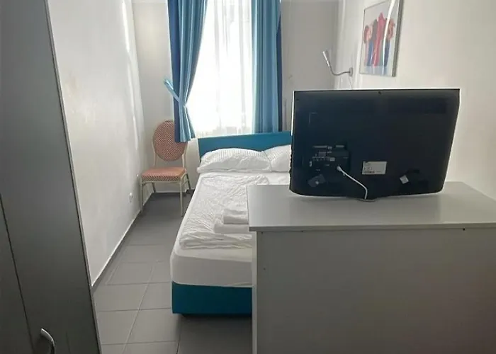 Hotel Very Central, 5 Min To Center, Self Check In